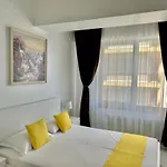 Summerland Nico Apartment Mamaia