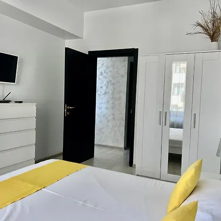 Апартаменты Summerland Nico