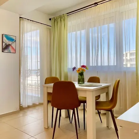 Summerland Nico Apartment *