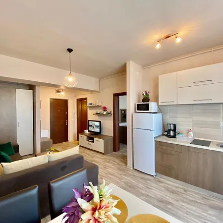 Apartment Summerland Nico Mamaia