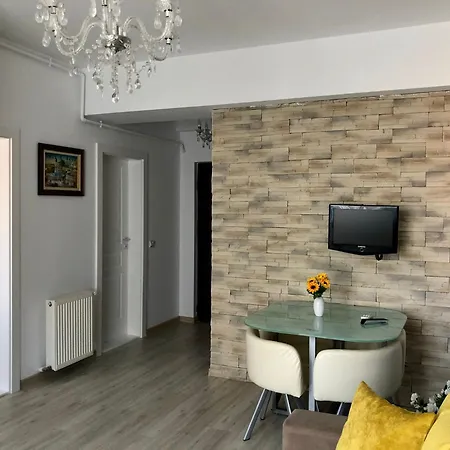 Summerland Nico Apartment